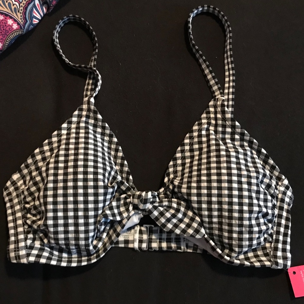 Super cute swimsuit top